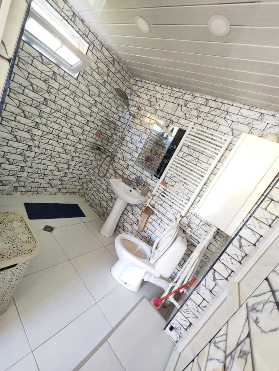 Hotel Chveni Ezo à Ambrolaouri Extérieur photo